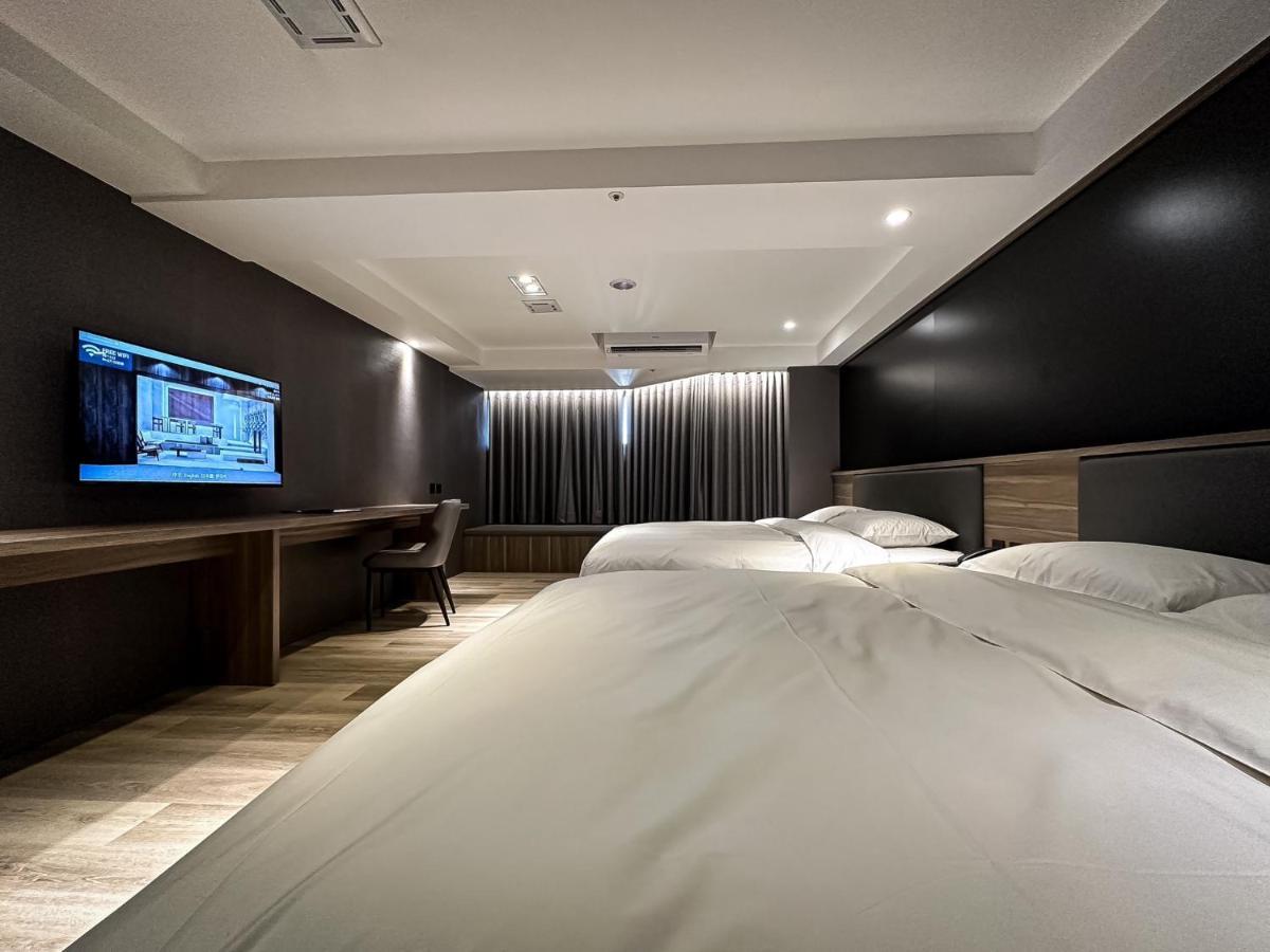 台中 暮雲商旅酒店 外观 照片